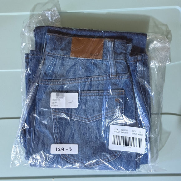 Brand New Madewell 11" High Rise flare Jeans - Picture 5 of 5